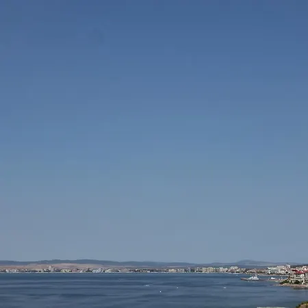 Panoramic Sea View Crown, Pools And Beach, Apartament