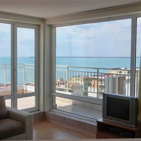 Panoramic Sea View Crown, Pools And Beach, Apartament